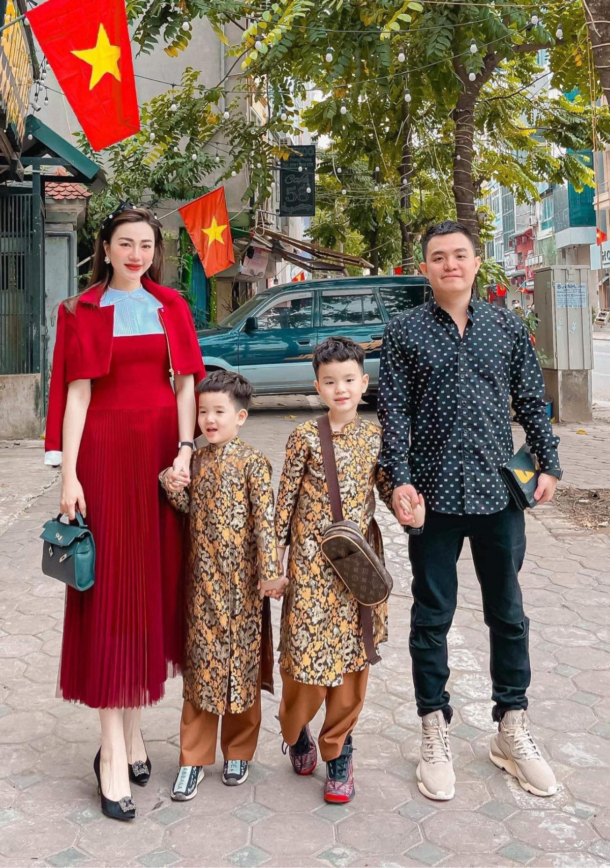 Gia đình nhỏ của DJ Xlim.
