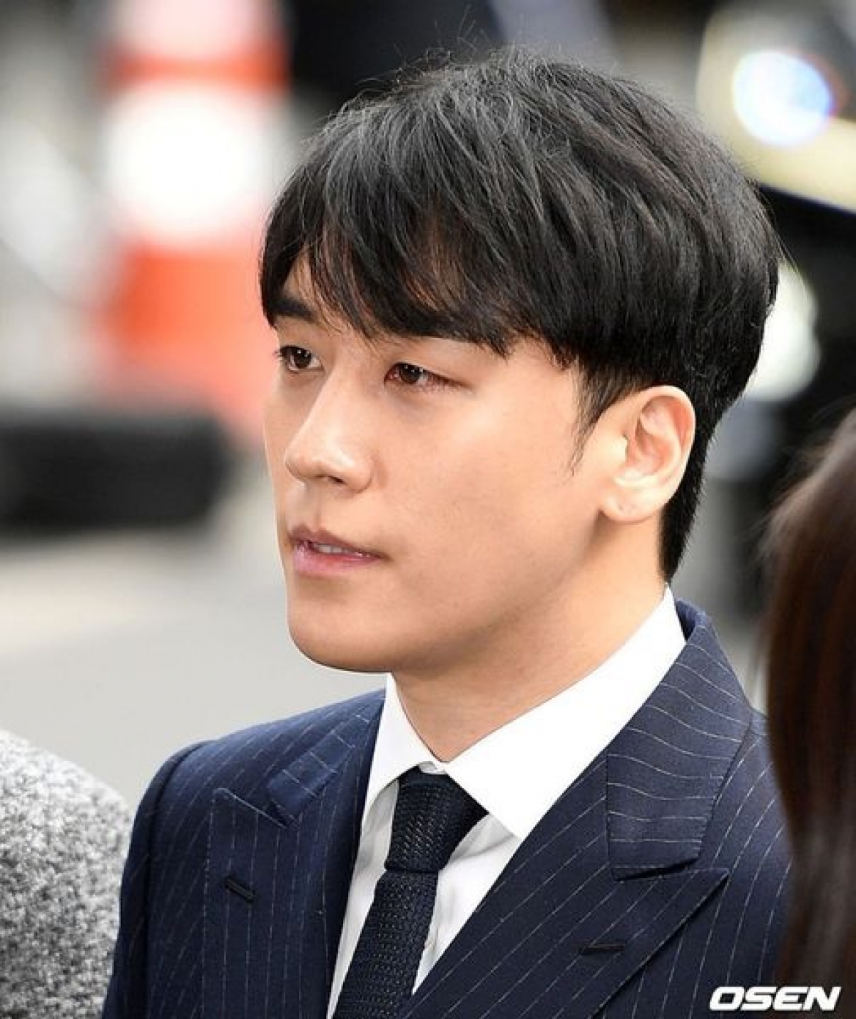 Seungri bị kết án 1 năm 6 tháng tù giam.