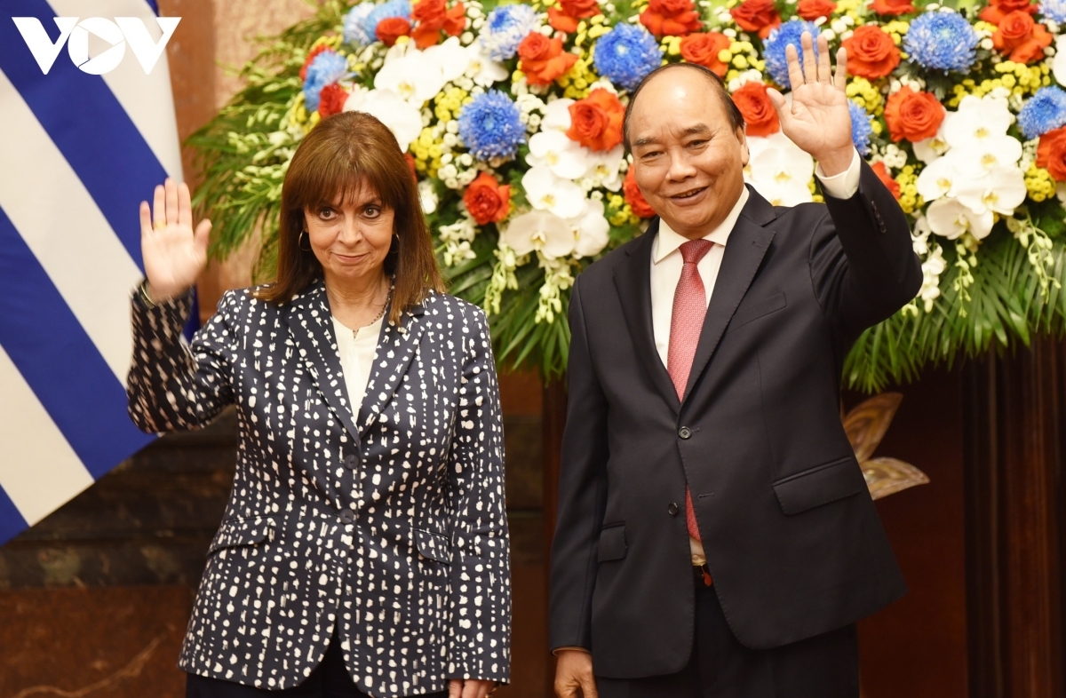 Ngay sau Lễ đón, hai nhà lãnh đạo bước vào phòng hội đàm.
