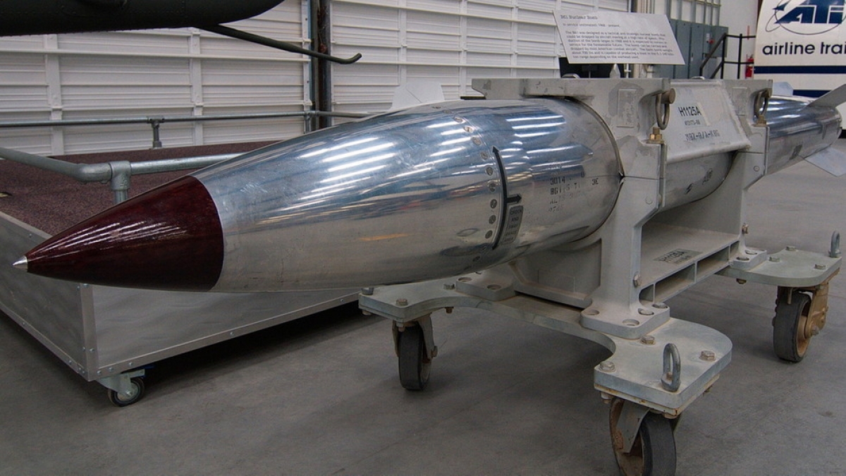 Một quả bom hạt nhân B61 được trưng bày tại Bảo tàng Hàng không & Không gian Pima ở Tucson, Arizona, Mỹ. Ảnh: Wikipedia