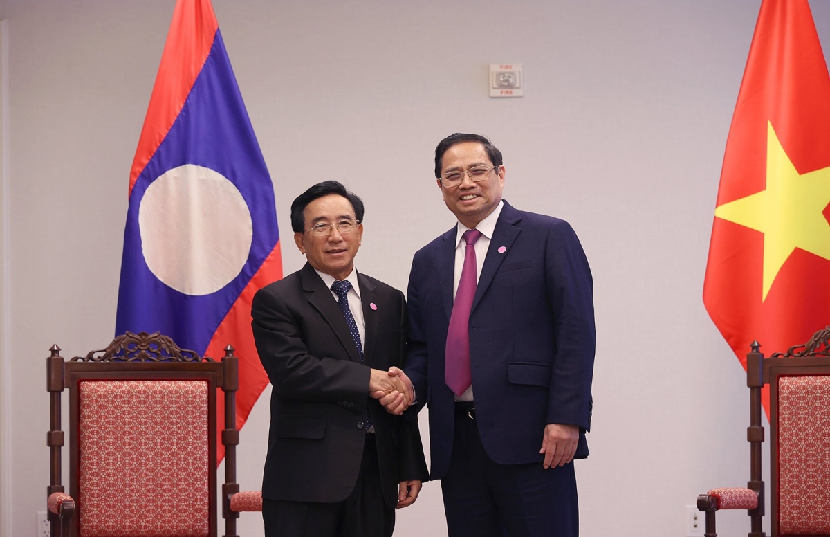 Thủ tướng Chính phủ Phạm Minh Chính gặp Thủ tướng Lào Phankham Viphavanh