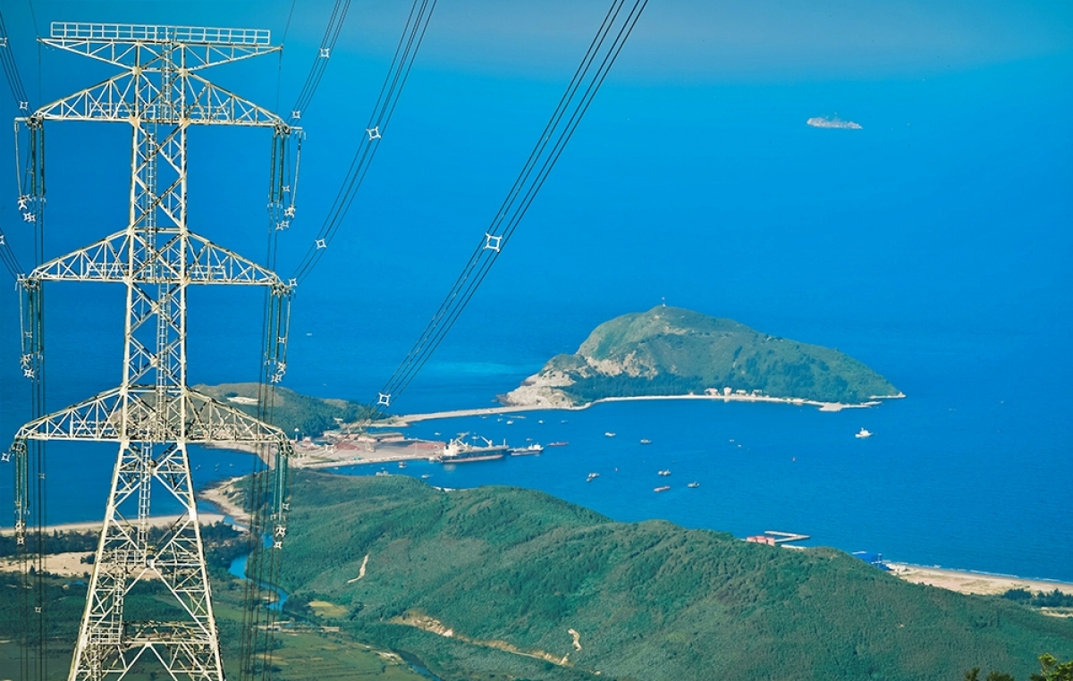 Đóng điện đường dây 500kV Quảng Trạch - Dốc Sỏi và Sân phân phối 500kV Quảng Trạch.