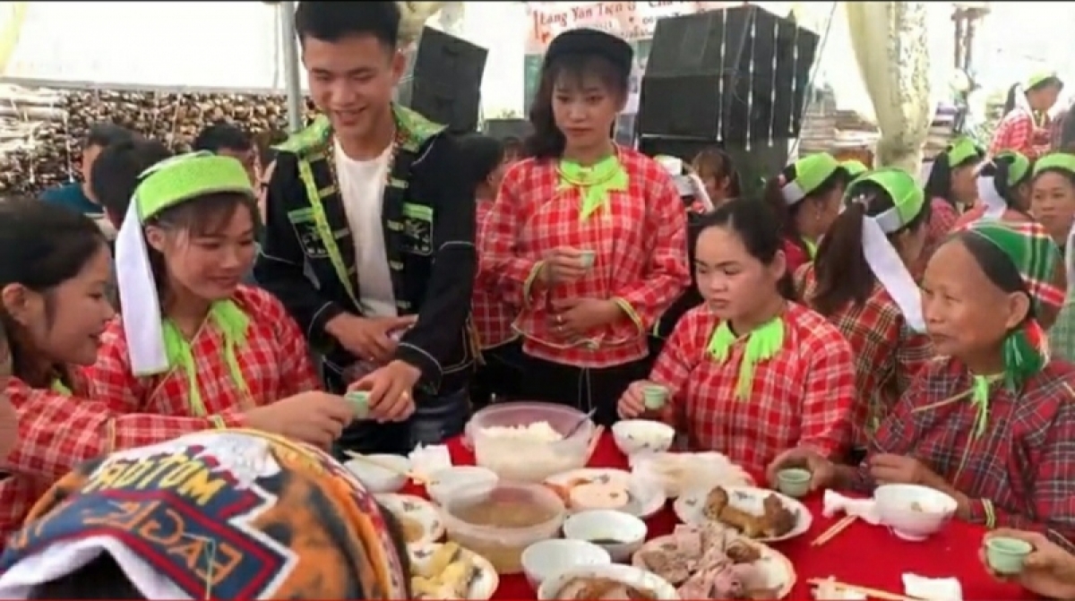 Khi những hủ tục lạc hậu bị bài trừ, đó sẽ là tiền đề thuận lợi để đồng bào vững bước xây dựng cuộc sống mới ấm no, hạnh phúc...