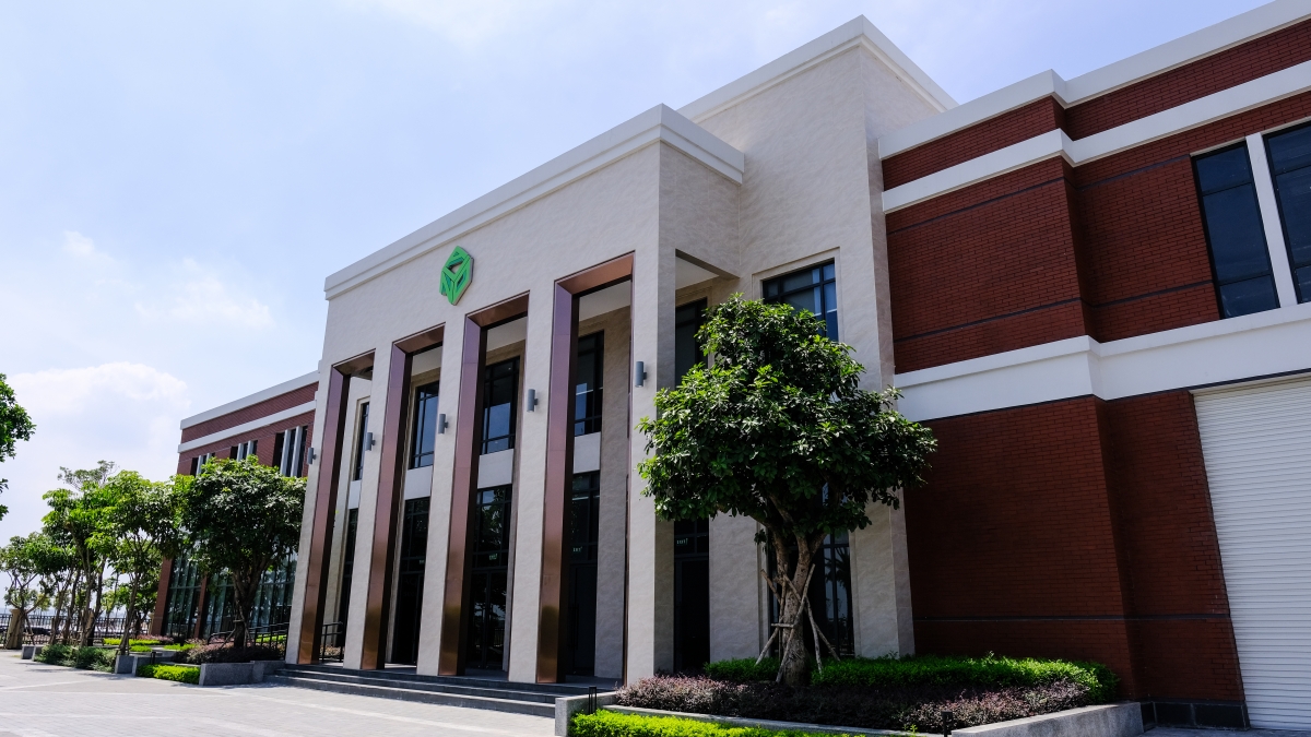 Aqua Security Center (quy mô hơn 7.000 m2) với hệ thống an ninh đa lớp, tích hợp công nghệ thông minh, hoạt động 24/7.