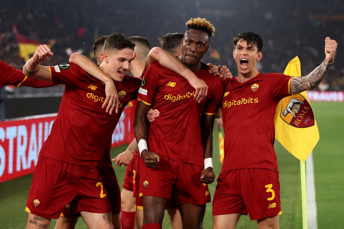 AS Roma thắng Leicester để vào chung kết Conference League. (Ảnh: Getty)
