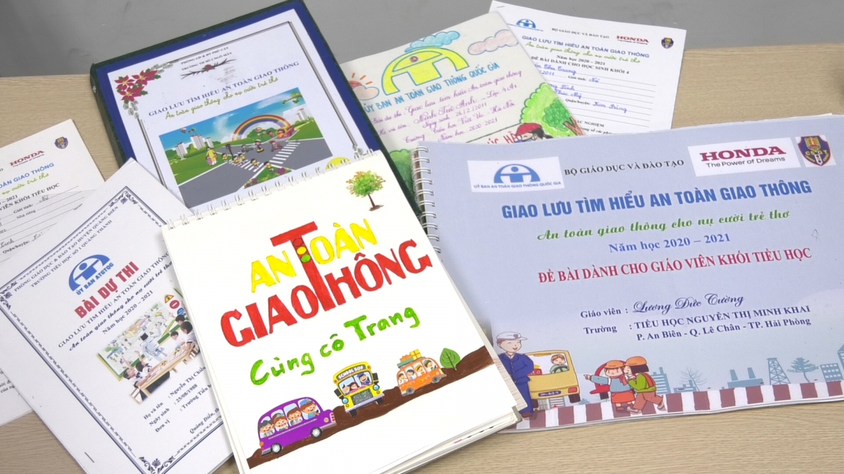 Bài dự thi ATGT cho nụ cười trẻ thơ.
