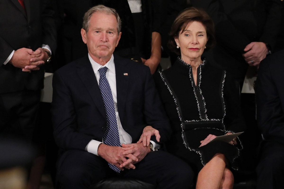 Cựu Tổng thống Mỹ George W. Bush và cựu đệ nhất phu nhân Laura Bush. Ảnh: WP