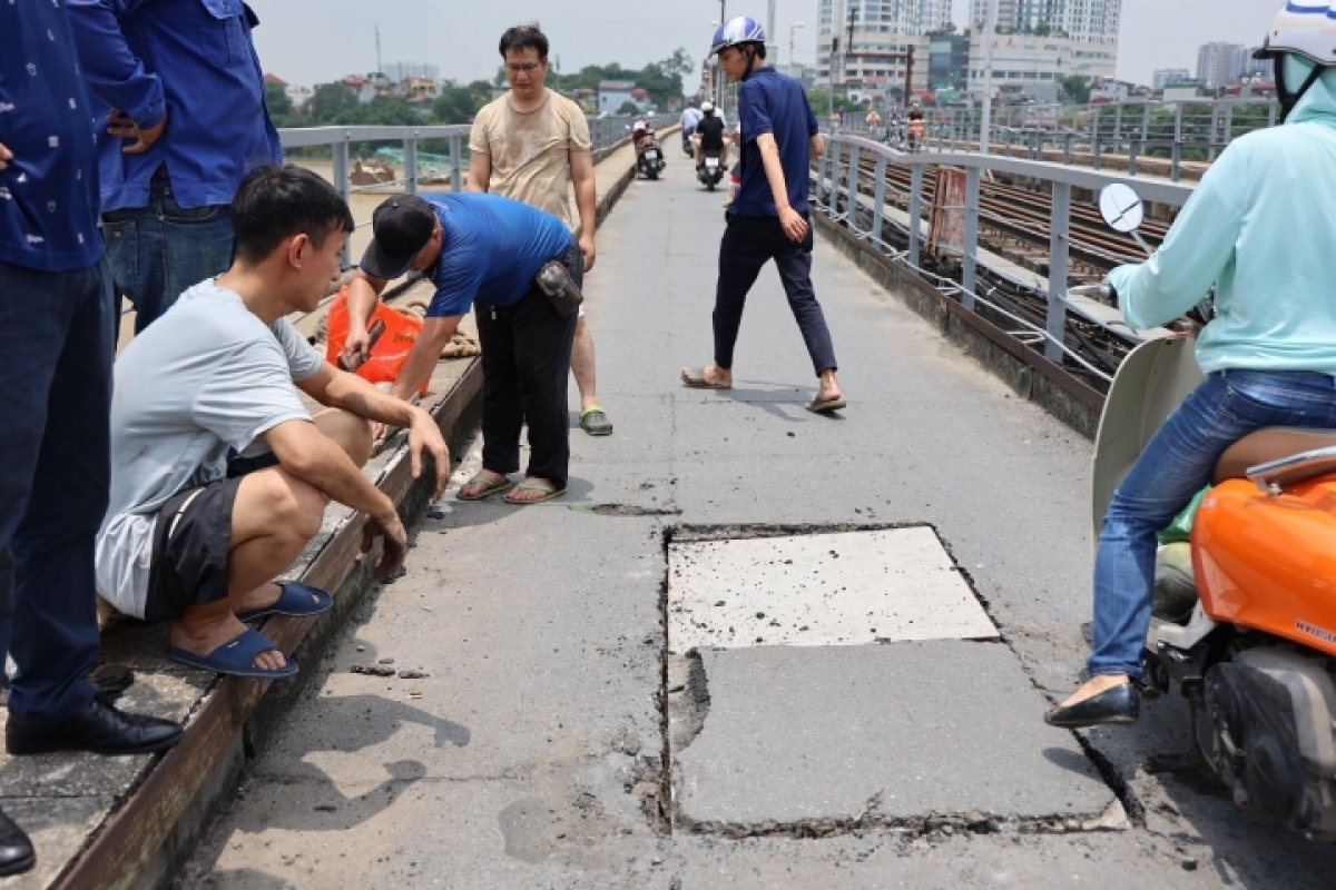 Sự cố trên cầu Long Biên đã được khắc phục.