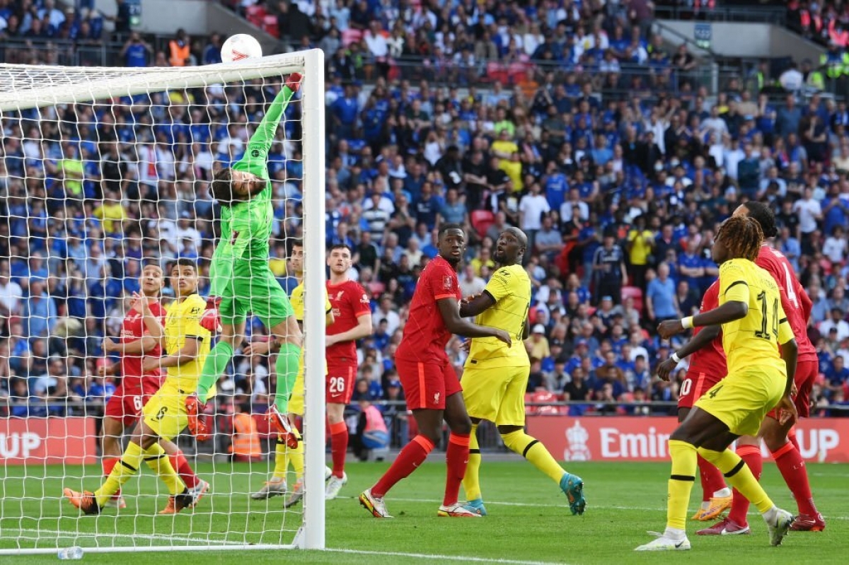 Xà ngang cứu thua cho Liverpool. (Ảnh: Getty)