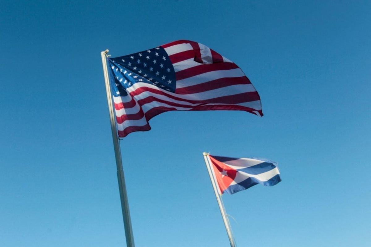 Chính quyền Tổng thống Joe Biden bất ngờ giãn các biện pháp trừng phạt Cuba.