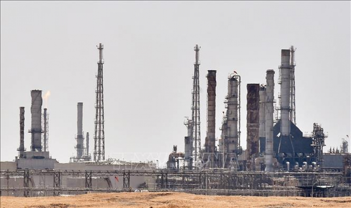 Một cơ sở khai thác dầu tại khu vực al-Khurj, phía Nam thủ đô Riyadh của Saudi Arabia. (Ảnh: AFP/TTXVN)