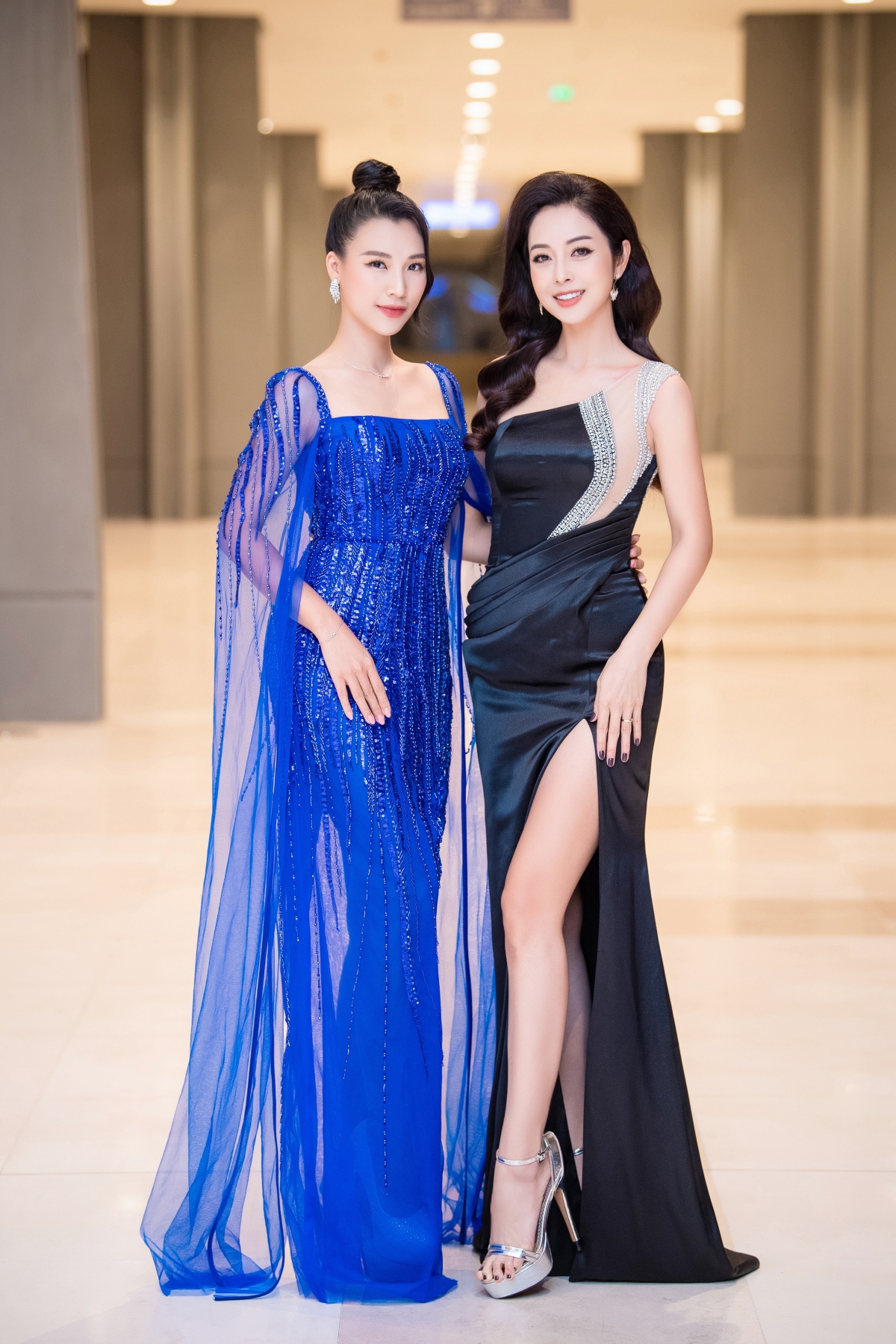 Á hậu Hoàng Oanh và Hoa hậu Jennifer Phạm