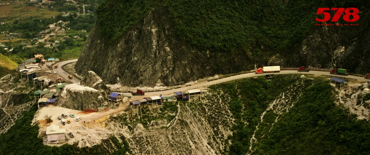 Địa hình hiểm trở và di chuyển khó khăn.