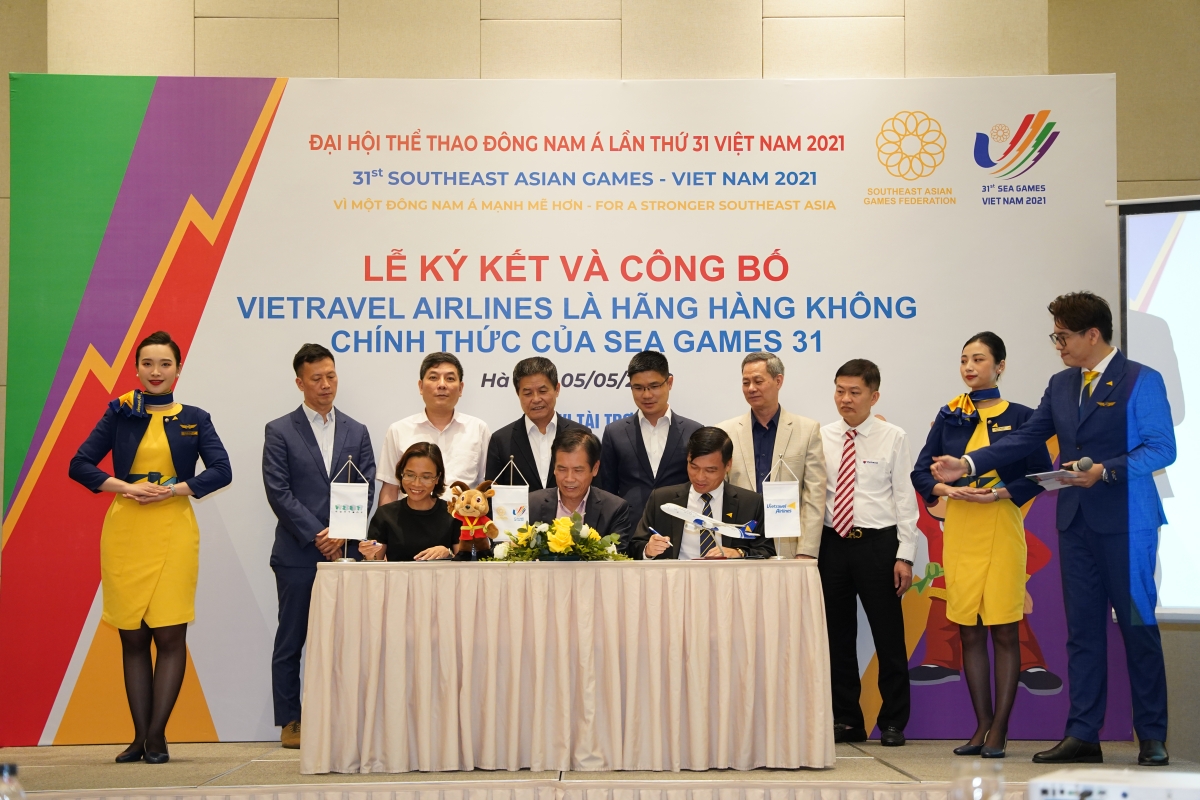 Lễ ký kết và công bố Vietravel Airlines là hãng hàng không chính thức của SEA Games 31. Ảnh: Vietravel Airlines