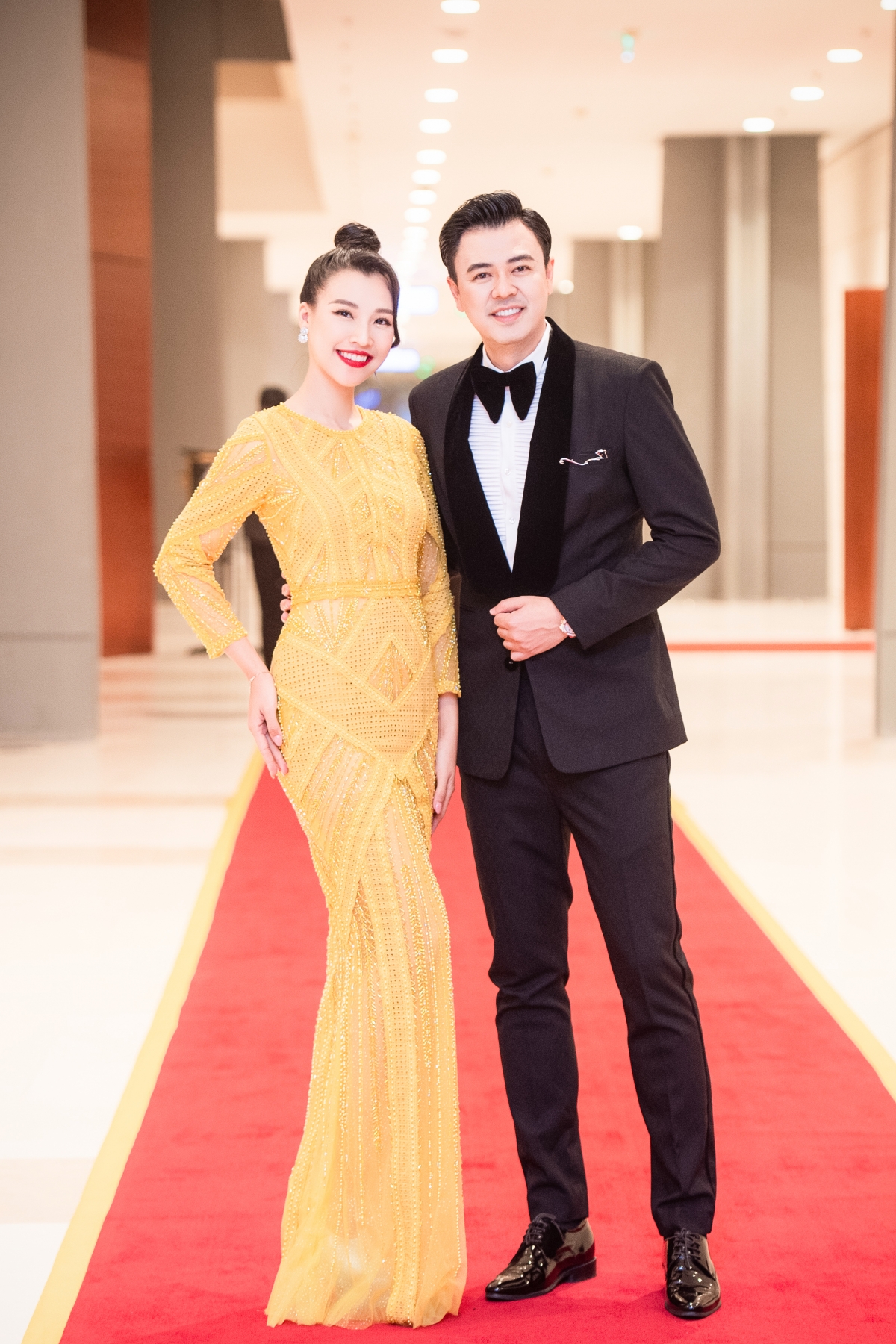 Hoàng Oanh và MC Tuấn Tú