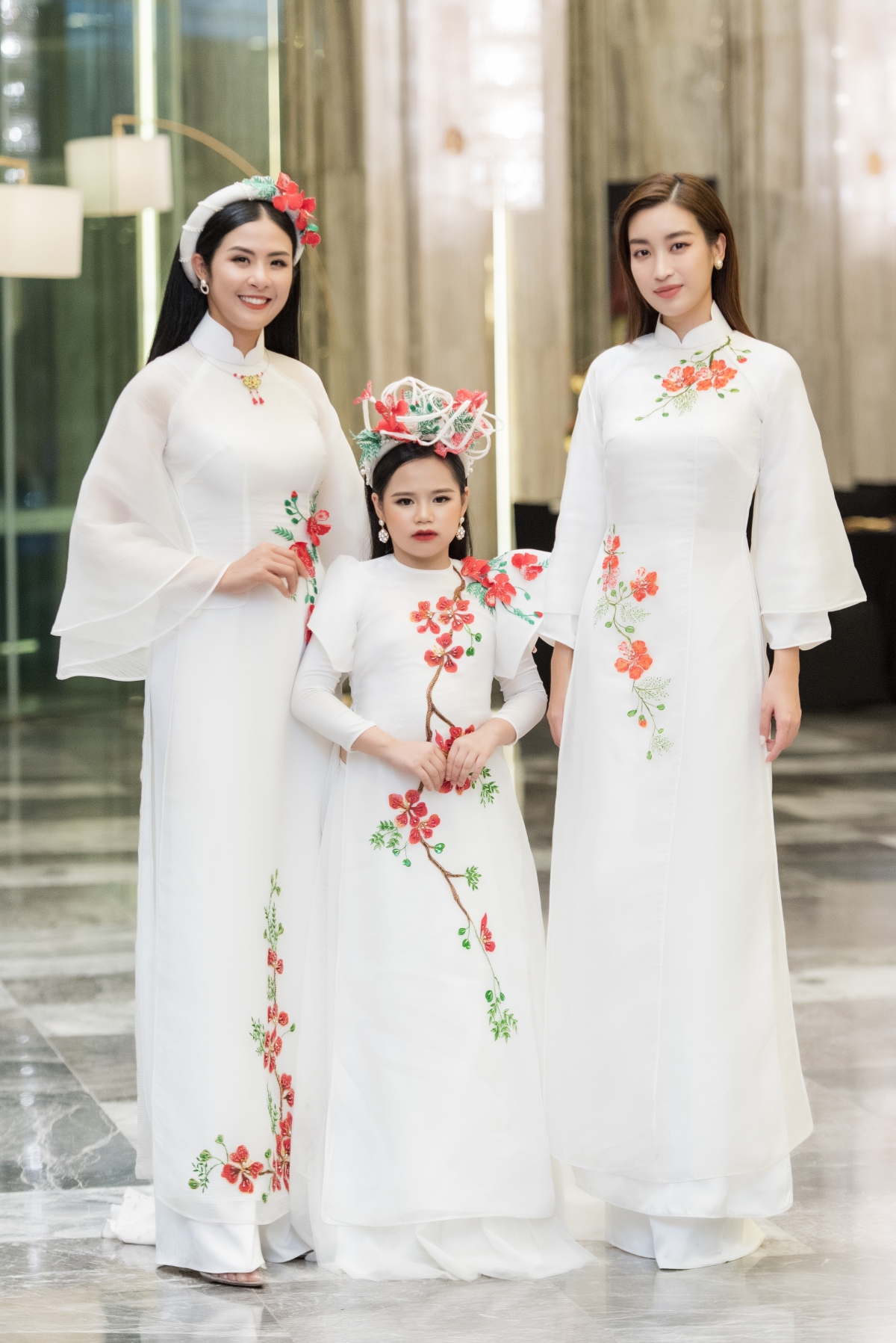 Hoa hậu Ngọc Hân, Hoa hậu Đỗ Mỹ Linh và Hoàng Vân trong sự kiện “Lễ hội Hoa Phượng Đỏ”.