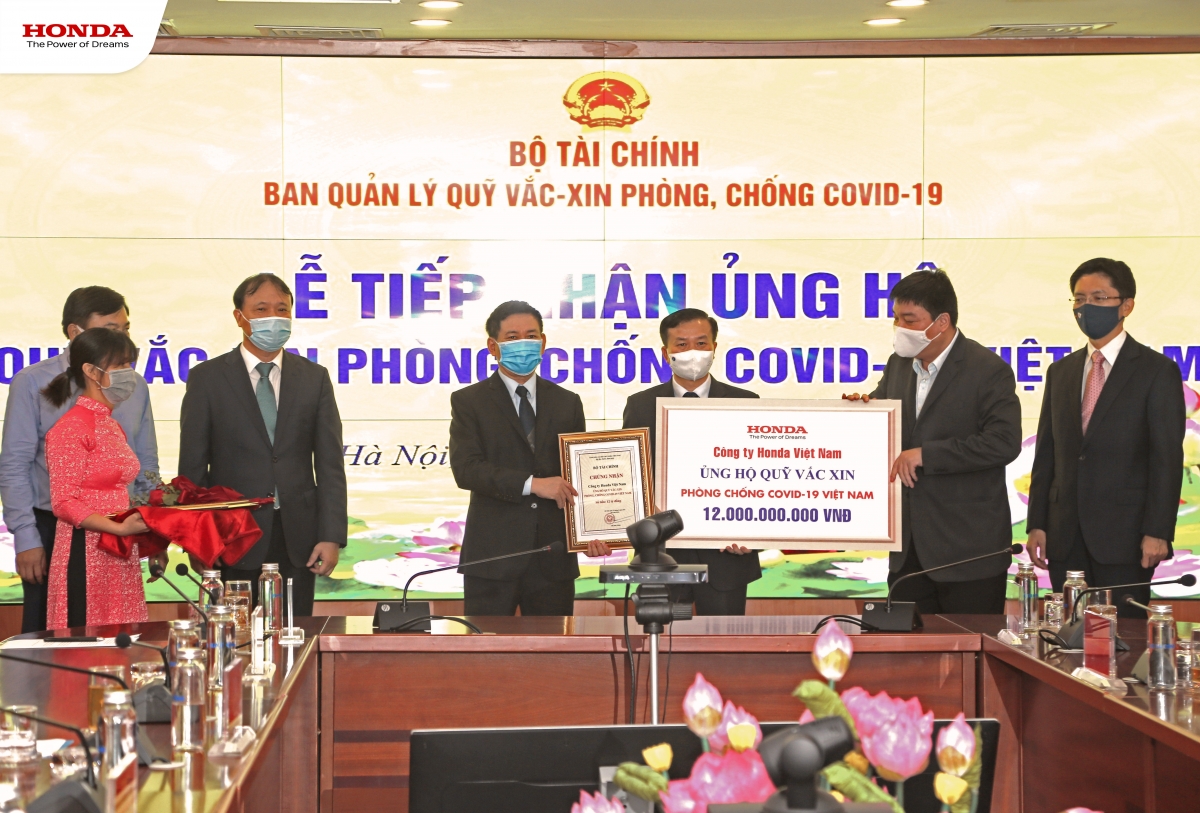 Honda Việt Nam ủng hộ 12 tỷ vào Quỹ vaccine phòng chống COVID-19.
