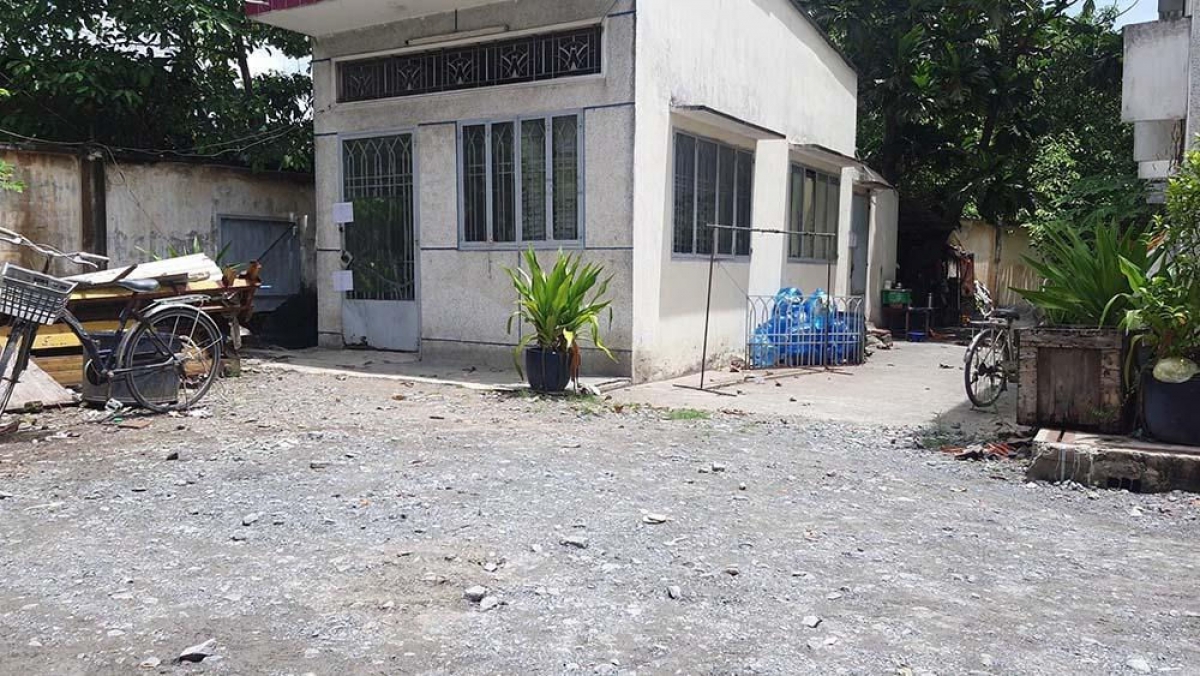Ngôi nhà nơi trông coi cháu bé.
