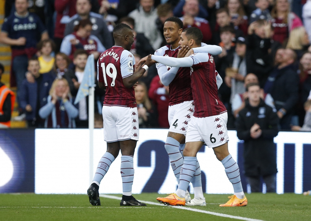 Aston Villa mở tỉ số từ rất sớm (Ảnh: Reuters).