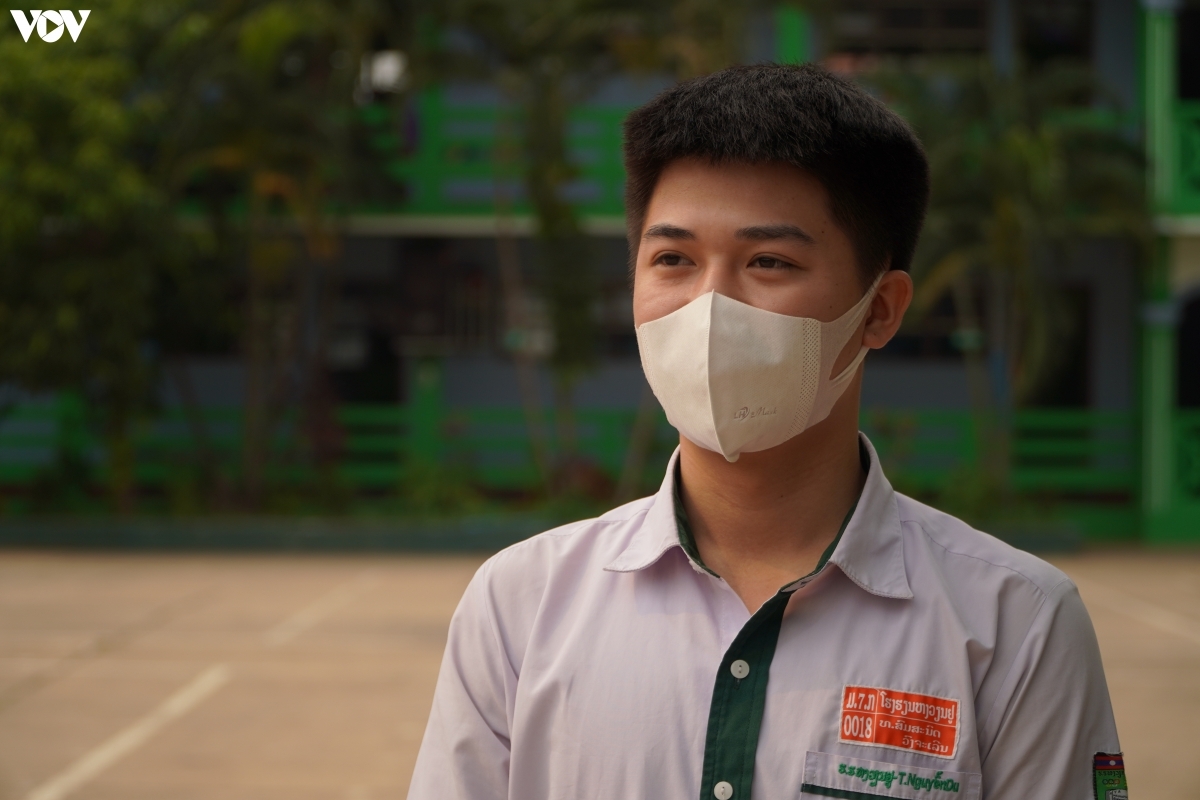 Em Somsanit là một kiều bào trẻ rất đam mê tìm hiểu về lịch sử Việt Nam, đặc biệt là những câu chuyện về Bác Hồ trong những năm tháng hoạt động cách mạng ở nước ngoài.