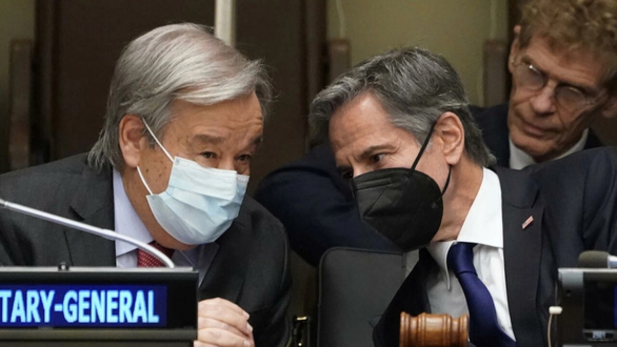 Tổng thư ký Liên Hiệp quốc Antonio Guterres (trái) và Ngoại trưởng Mỹ Antony Blinken trong hội nghị về an ninh lương thực tại Liên Hiệp quốc. Ảnh: AFP