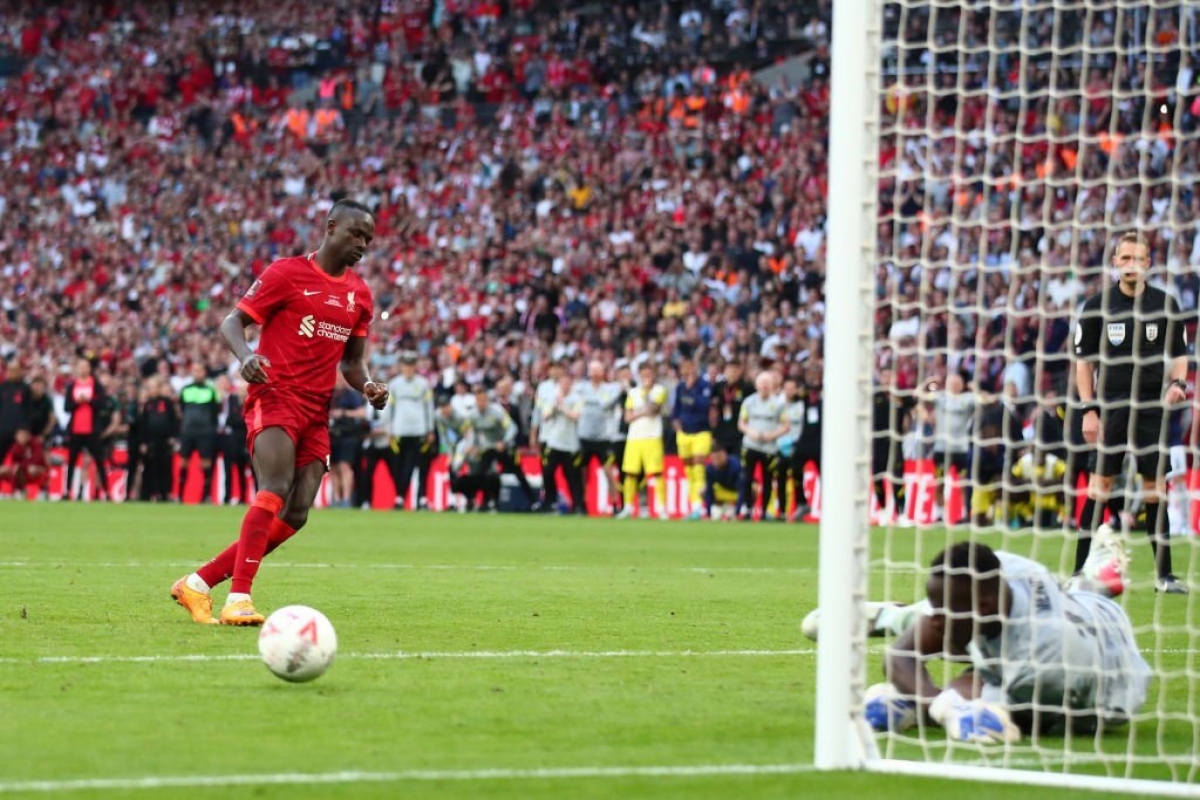 Edouard Mendy chiến thắng Sadio Mane. (Ảnh: Getty)