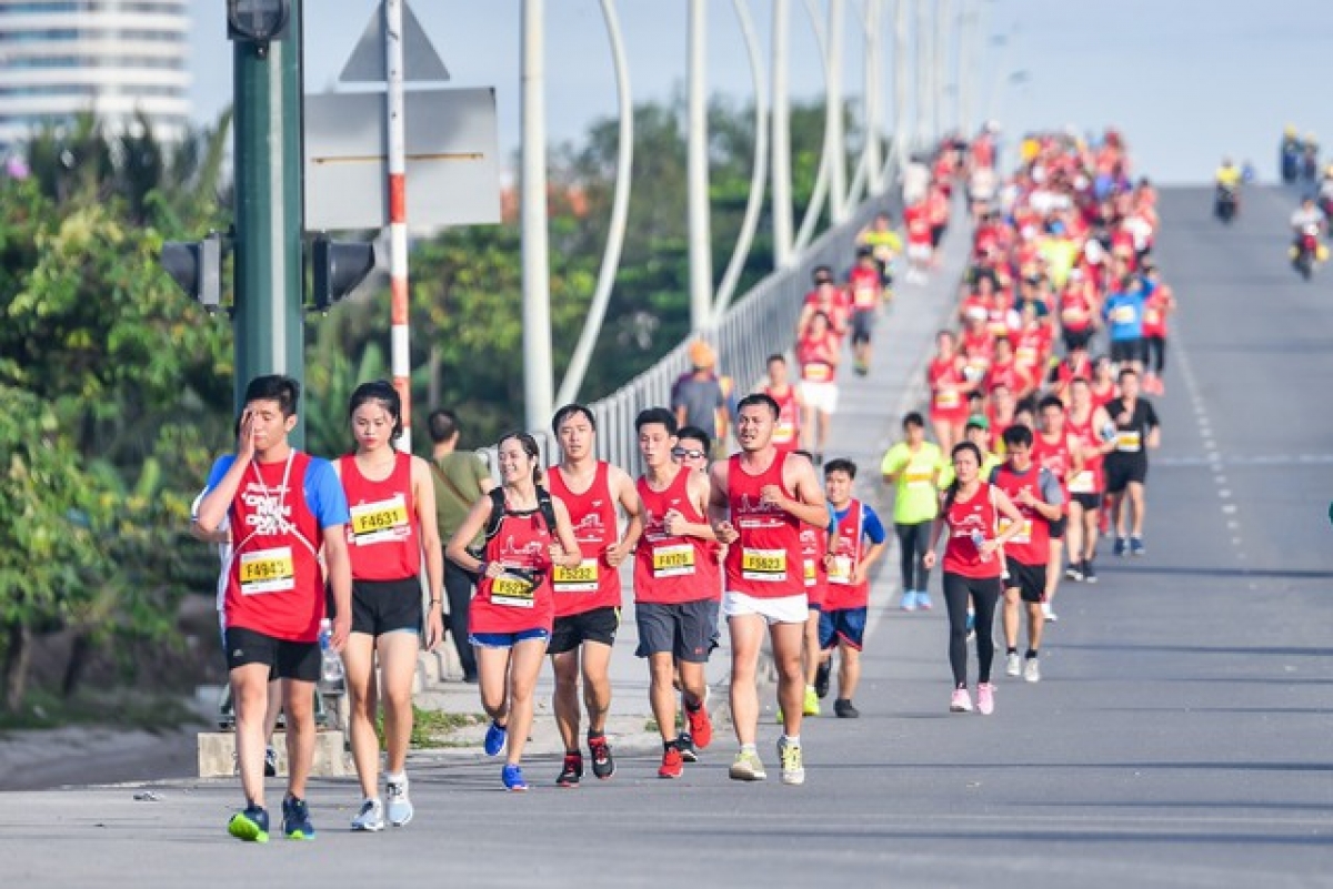 200 VĐV tham gia chạy đồng hành sẽ có cơ hội khẳng định bản lĩnh và tỏa sáng trên đường chạy SEA Games 31. (Ảnh minh họa)
