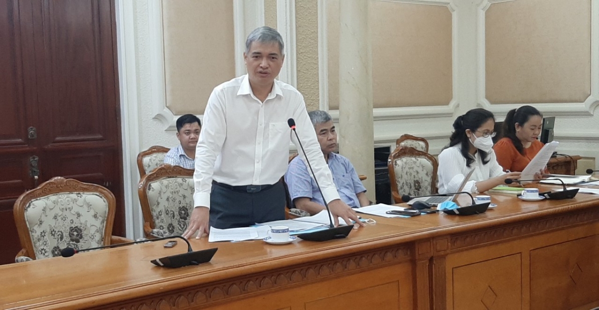 Ông Lê Duy Minh, Cục trưởng Cục Thuế TP.HCM phát biểu tại cuộc họp sáng 25/5.