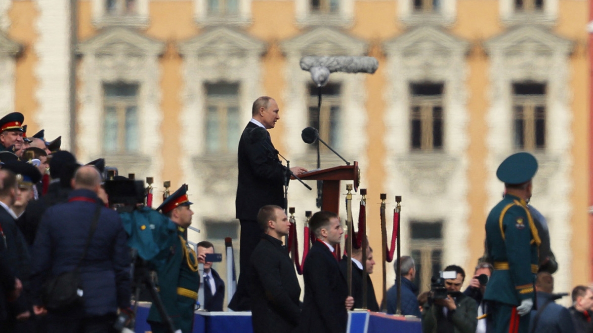 Tổng thống Nga Vladimir Putin phát biểu tại lễ kỷ niệm 77 năm Ngày Chiến thắng tại Quảng trường Đỏ. Ảnh: Reuters