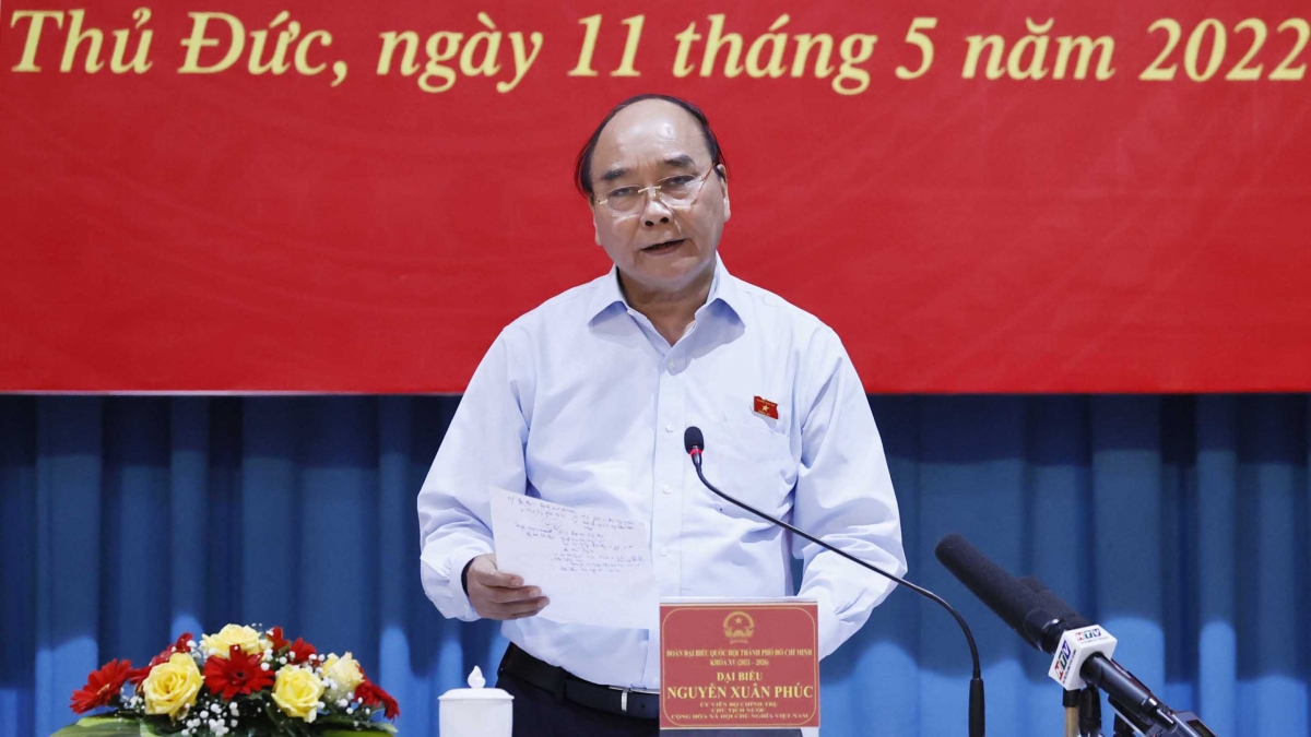 Chủ tịch nước Nguyễn Xuân Phúc tiếp xúc cử tri tại TP Thủ Đức