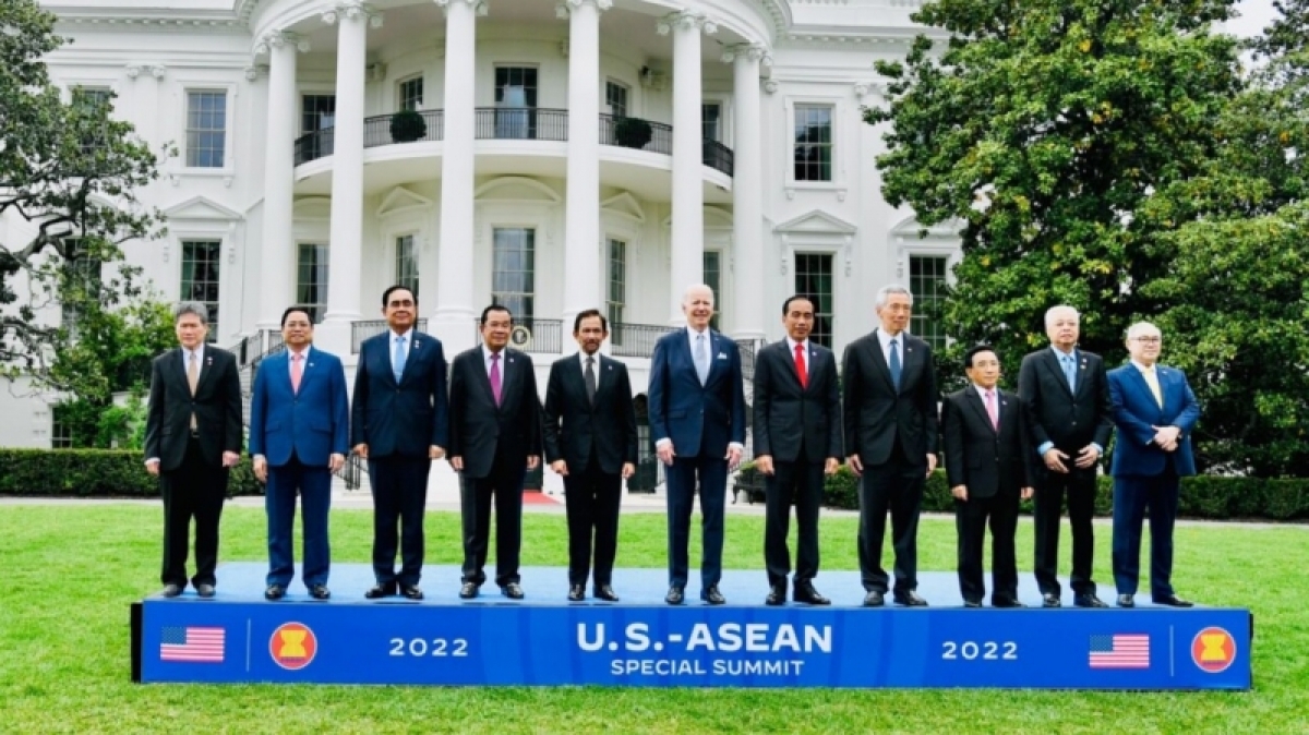 Tổng thống Mỹ, Joe Biden và các nhà lãnh đạo ASEAN cùng Tổng thư ký ASEAN, Dato Lim Jock Hoi. (Nguồn : Ban thư ký Tổng thống Indonesia)