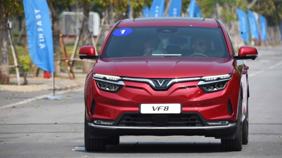 VinFast VF 8 chạy thử tại Việt Nam.