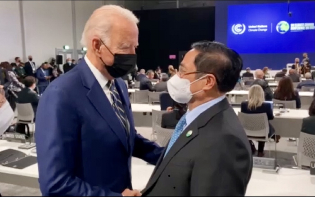 Thủ tướng Phạm Minh Chính và Tổng thống Hoa Kỳ Joe Biden trong cuộc tiếp xúc bên lề Hội nghị COP26 diễn ra vào tháng 11/2021