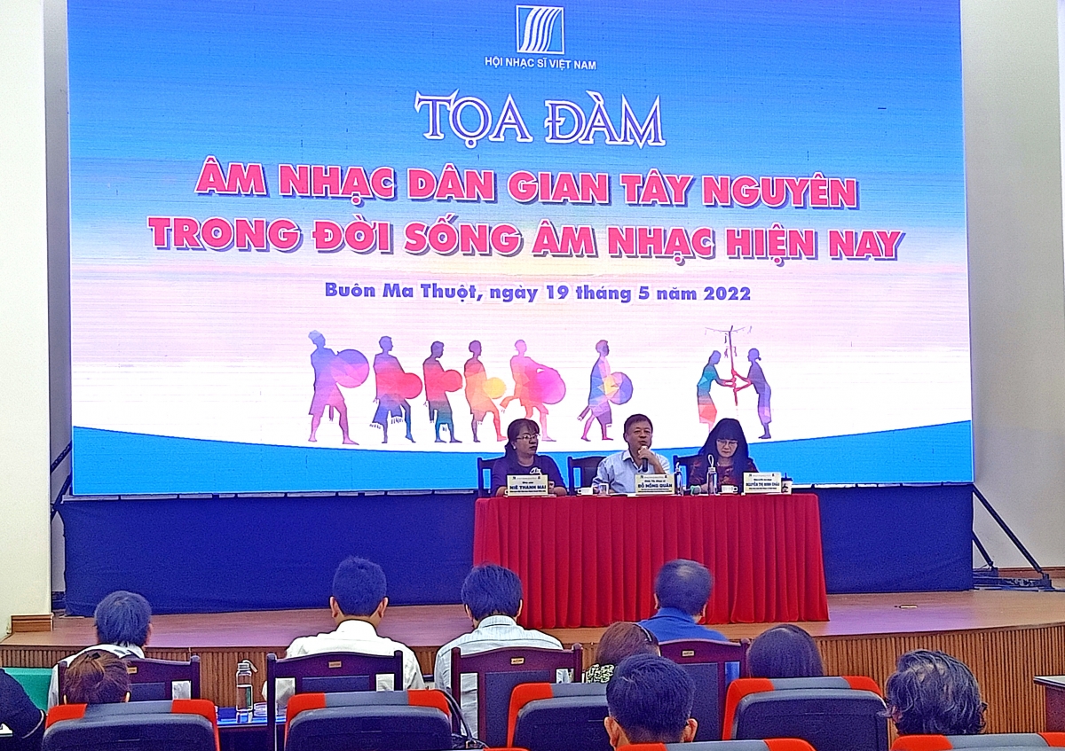 Đại biểu thẳng thắn chia sẻ, trao đổi về chủ để âm nhạc dân gian Tây Nguyên trong đời sống âm nhạc hiện nay.