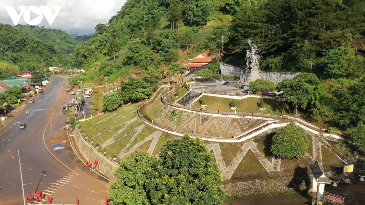 Ngã ba Cò Nòi, huyện Mai Sơn (Sơn La) là di tích lịch sử quan trọng trong chiến dịch Điện Biên Phủ.