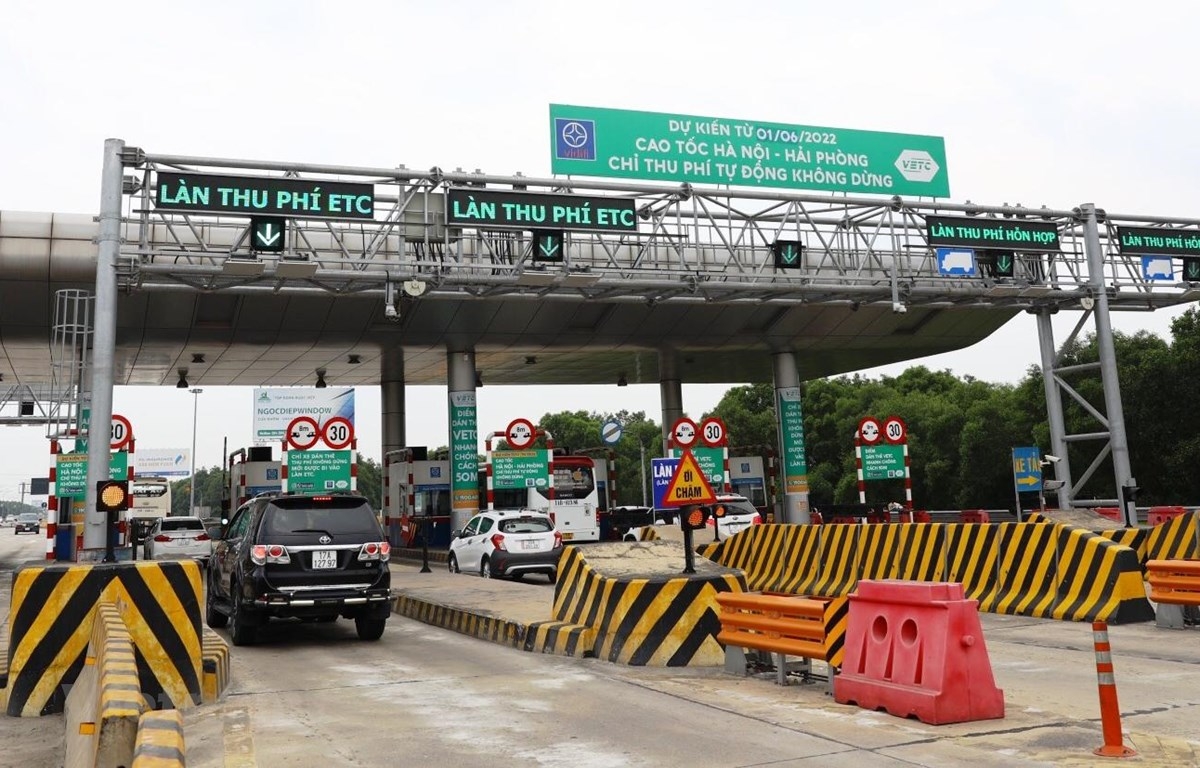  Thủ tướng Chính phủ yêu cầu, có biện pháp xử lý trách nhiệm của cá nhân, tập thể có liên quan nếu để chậm tiến độ thu phí tự động không dừng và báo cáo Thủ tướng kết quả thực hiện trước ngày 30/6.