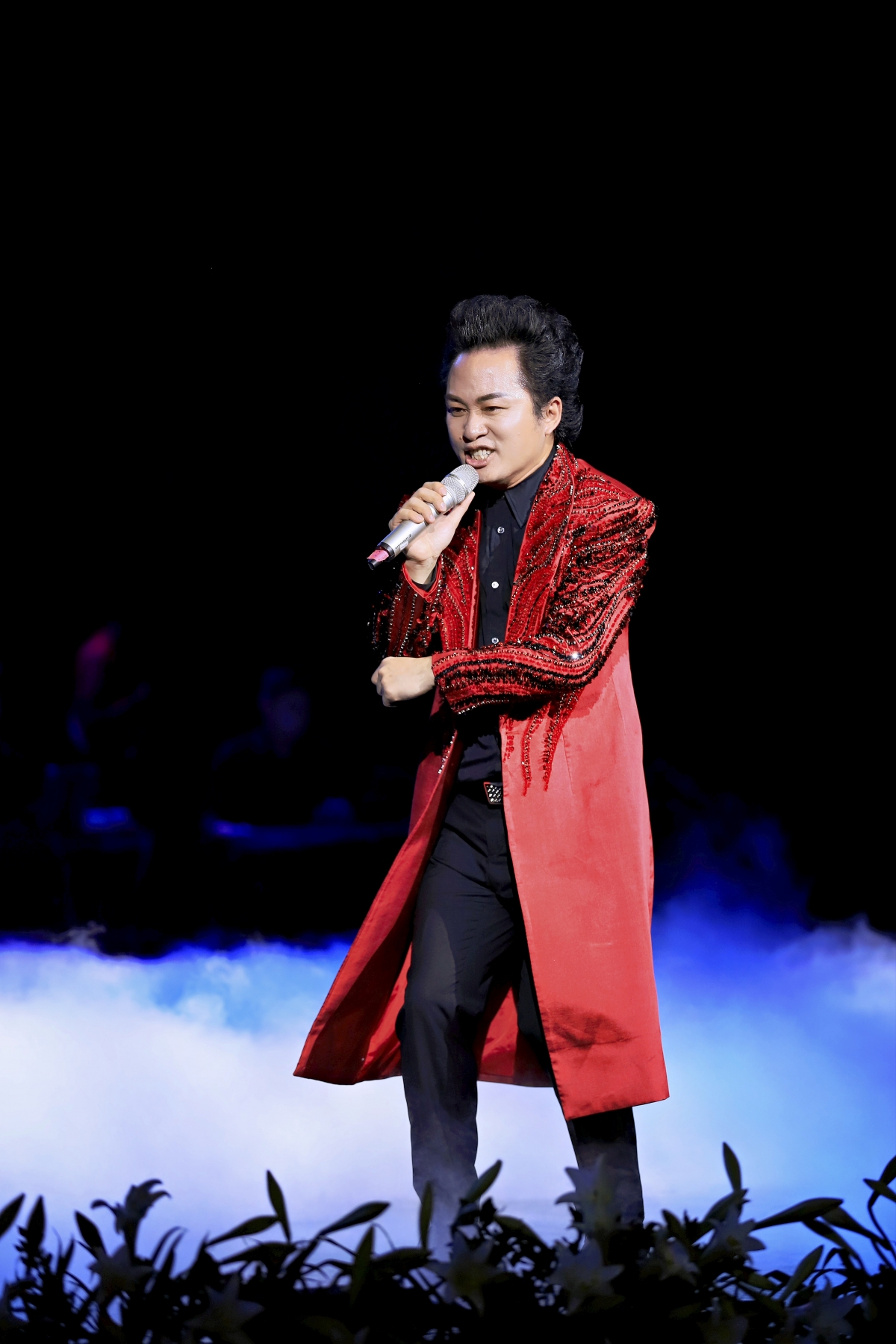 Tùng Dương.