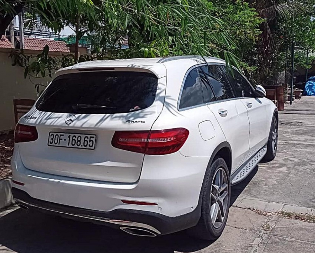 Chiếc xe Nam điều khiển tông chết người (Ảnh: B.H).