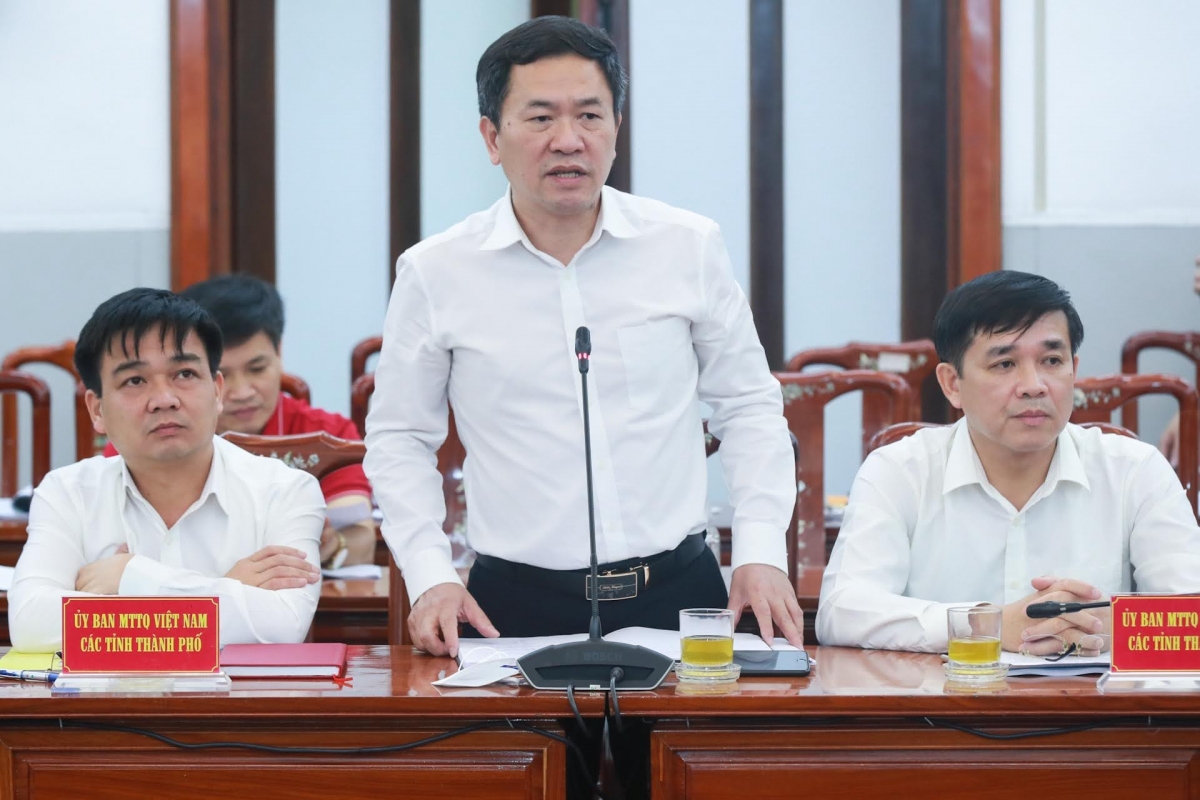 Phó Chủ tịch Ủy ban MTTQ Việt Nam Thành phố Hà Nội Đàm Văn Huân phát biểu tại Hội thảo.