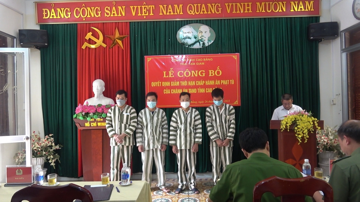 Công bố giảm án tù cho 7 phạm nhân chấp hành tốt nội quy, quy định trong quá trình cải tạo.