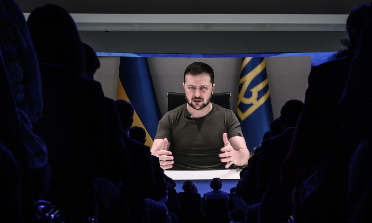 Tổng thống Zelensky phát biểu trực tuyến tại Hội nghị WEF ở Davos, Thụy Sĩ. Ảnh: AFP.