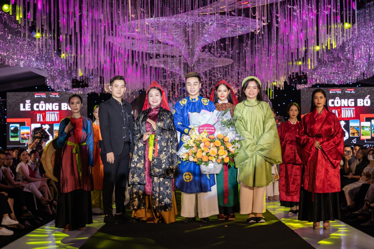 1000 nguoi mau hoi tu tai chuong trinh thoi trang quang ba du lich viet hinh anh 9