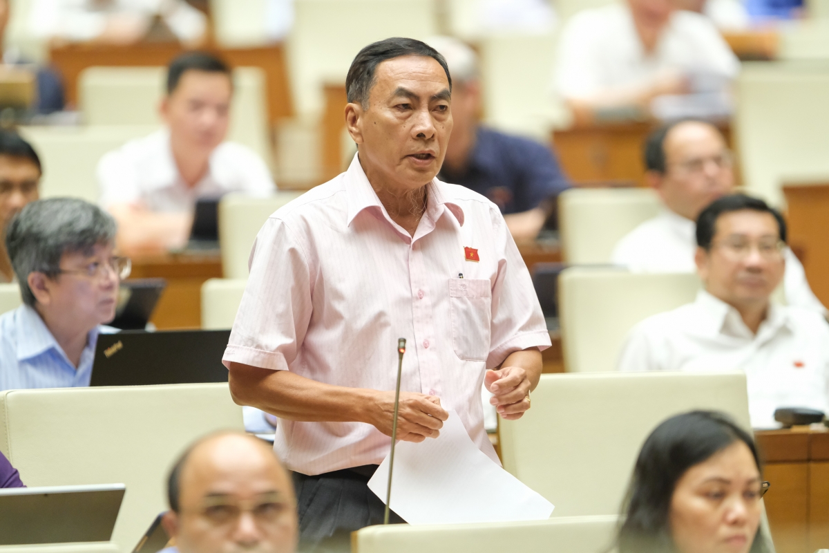 sgk là thiết yếu mà tự định giá thì có lợi ích nhóm hay không hình ảnh 1 sgk la thiet yeu ma tu dinh gia thi co loi ich nhom hay khong hinh anh 1