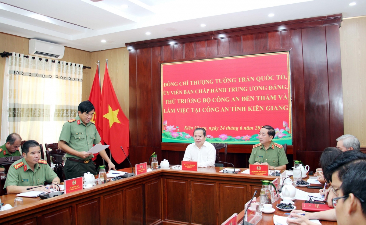 kiên giang tập trung thực hiện có hiệu quả cao điểm tấn công trấn áp tội phạm hình ảnh 1 kien giang tap trung thuc hien co hieu qua cao diem tan cong tran ap toi pham hinh anh 1
