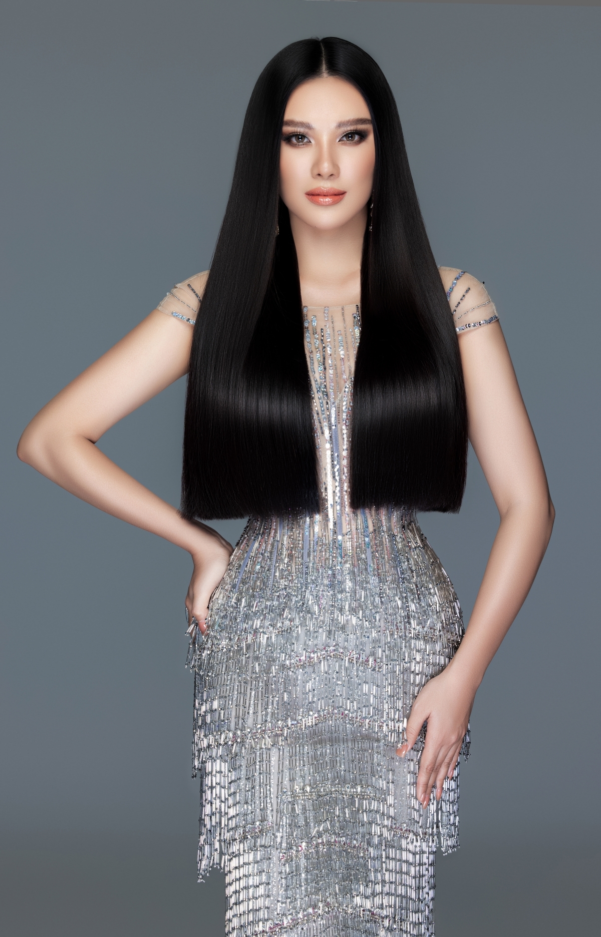 A hau kim duyen toi se gianh vuong mien hoa hau sieu quoc gia dau tien hinh anh 2
