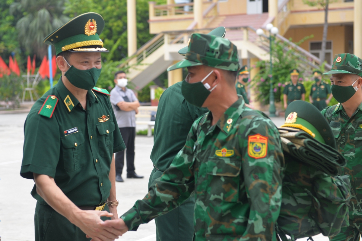 bo nhiem thieu tuong nguyen anh tuan giu chuc vu chinh uy bo doi bien phong hinh anh 2