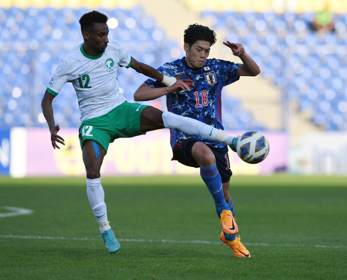 choi thieu nguoi, u23 nhat ban phai chia diem voi u23 saudi arabia hinh anh 7