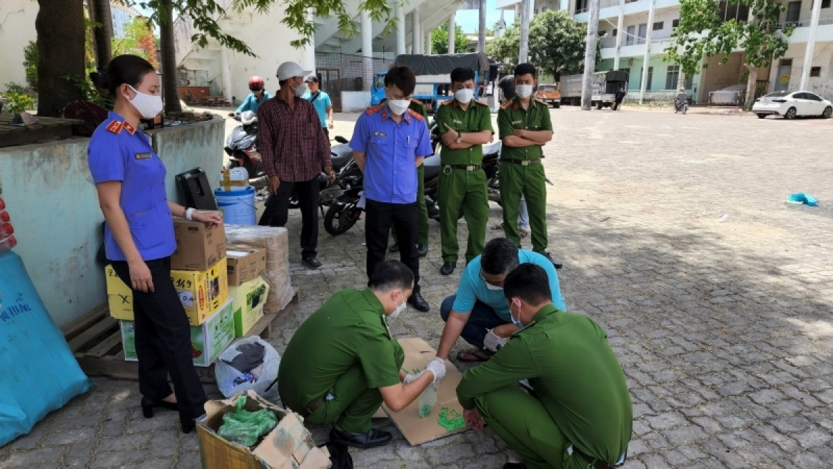 bat nhom ban ma tuy thong qua dich vu giao hang cong nghe hinh anh 3
