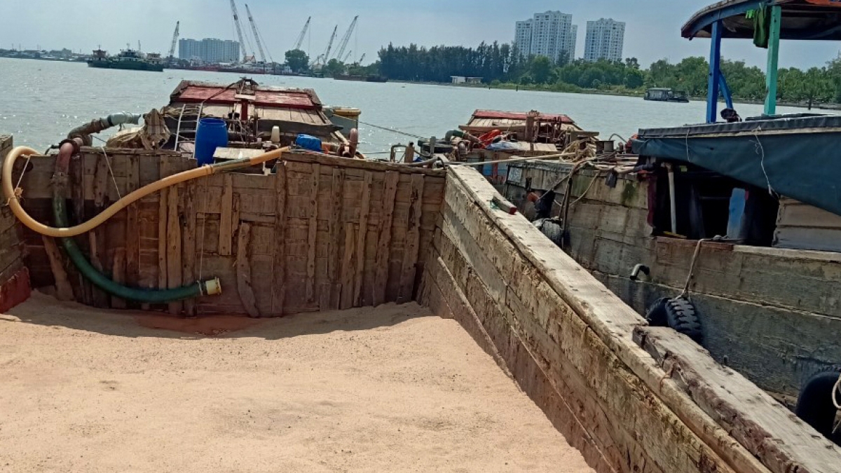 2 ghe gỗ vâ n chuyê n ca t tra i phe p hình ảnh 1 2 ghe go va n chuye n ca t tra i phe p hinh anh 1