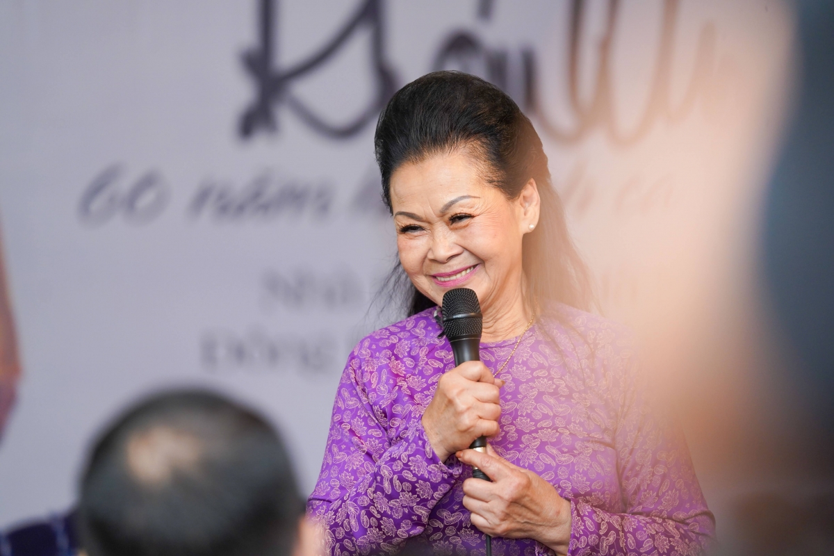 danh ca khanh ly tiet lo ly do khong di xem phim em va trinh hinh anh 2